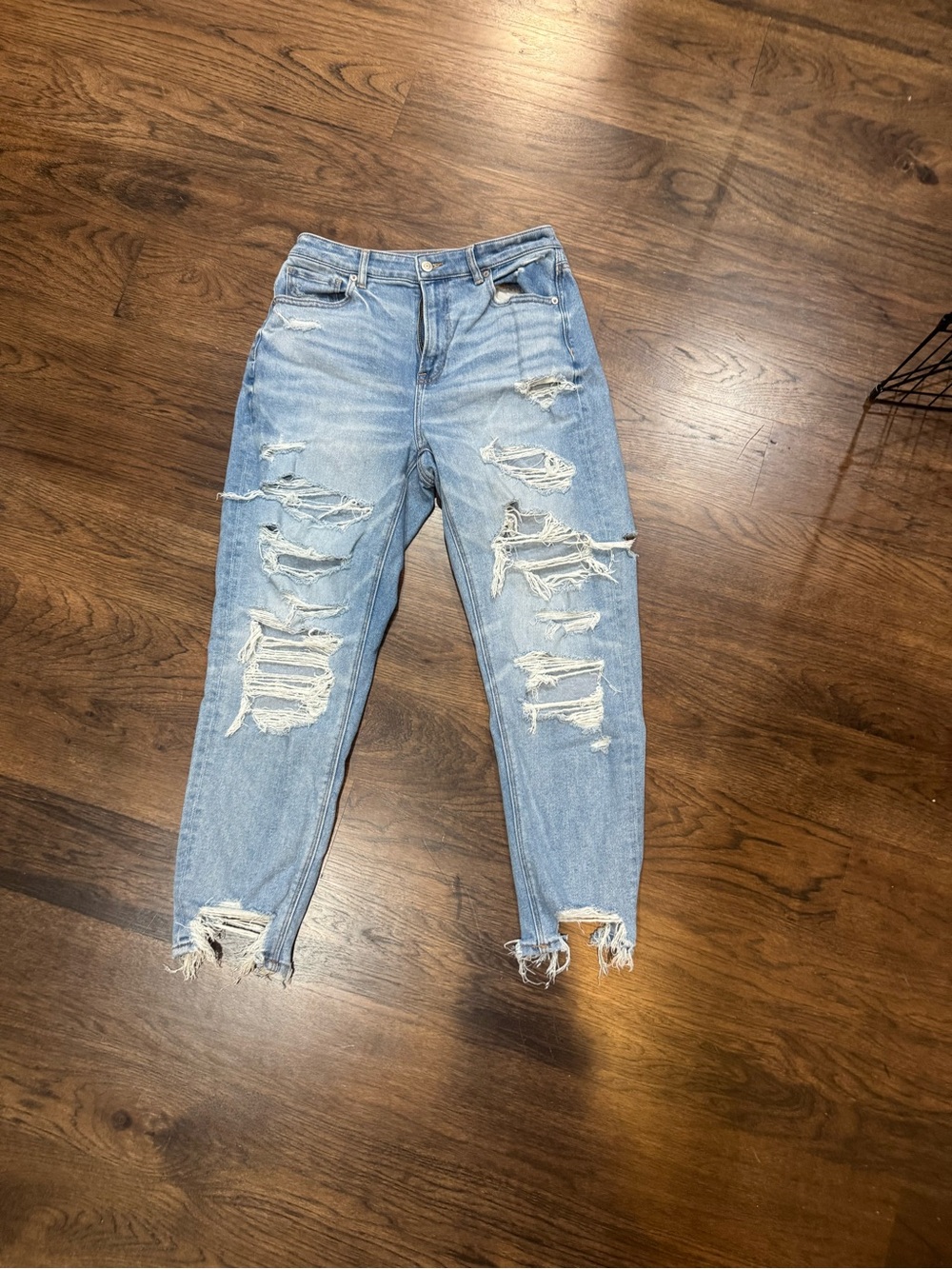 American Eagle Outfitters Light Blue Distressed Boyfriend Jeans